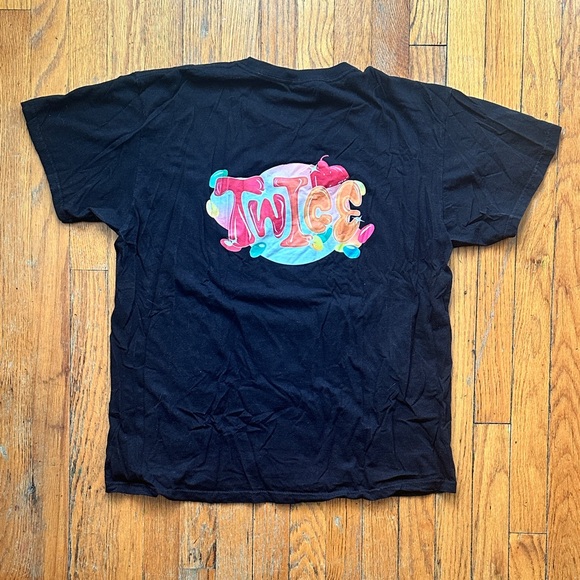Twice kpop group tshirt - Picture 2 of 2